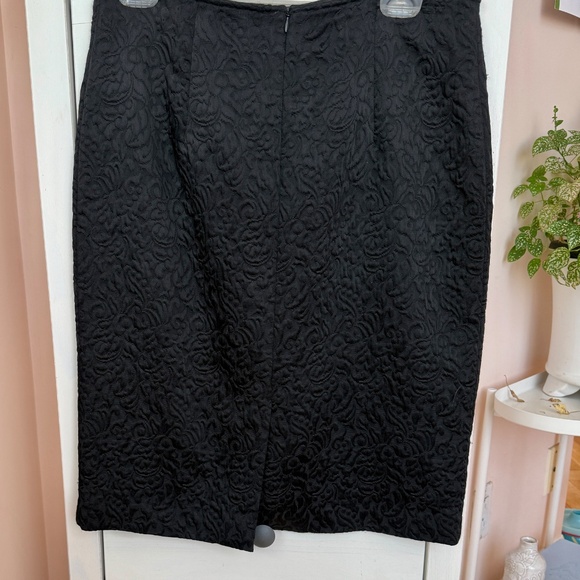Louben skirt, size 10, black, embossed fabric, very elegant - Picture 2 of 5
